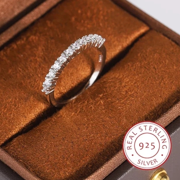 Sterling silver diamond ring - Picture 2 of 5